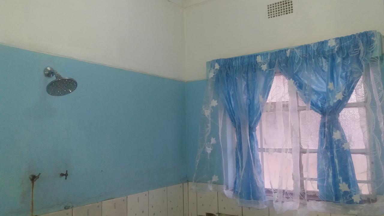 Albergue Kumunzi Backpackers Lusaka Exterior foto