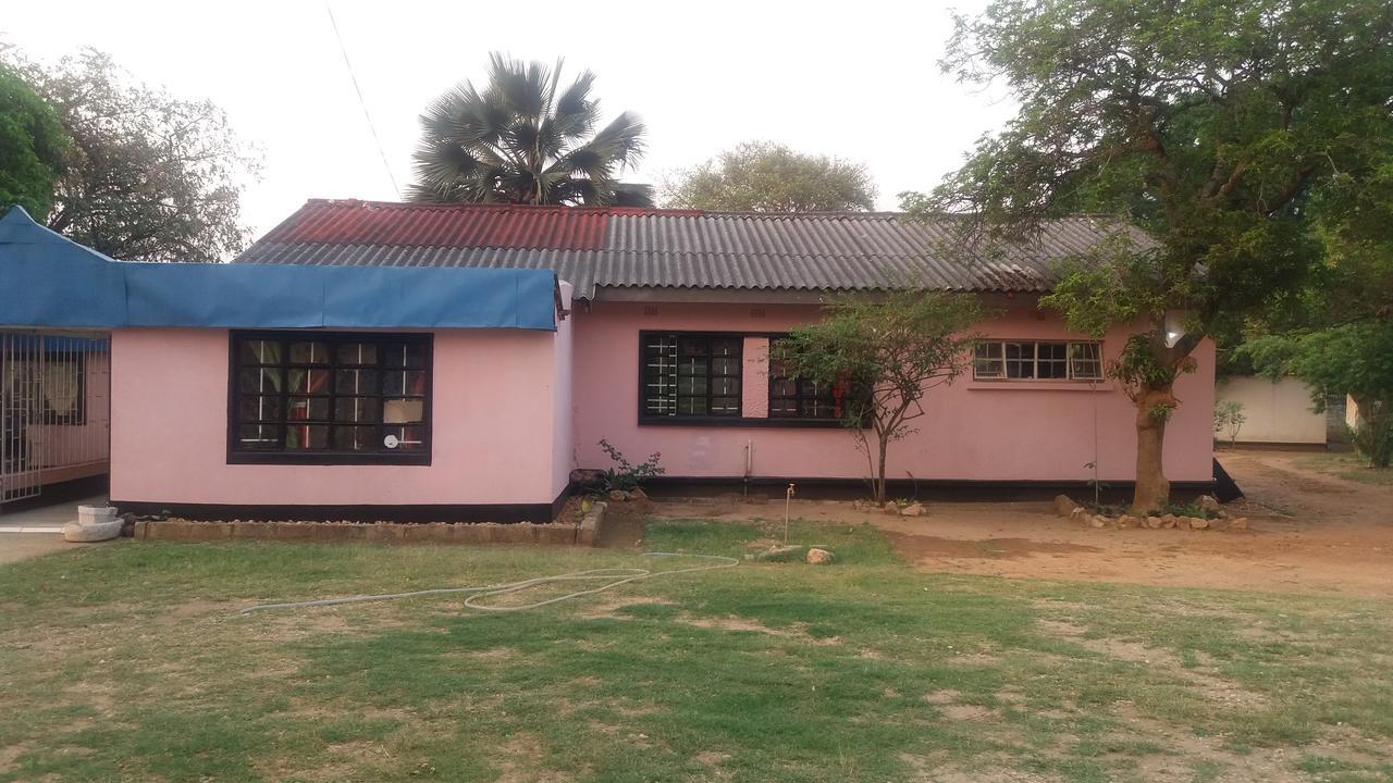 Albergue Kumunzi Backpackers Lusaka Exterior foto