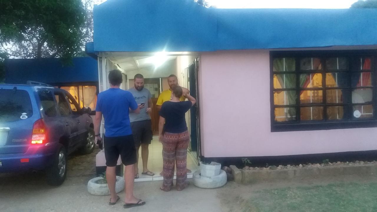 Albergue Kumunzi Backpackers Lusaka Exterior foto